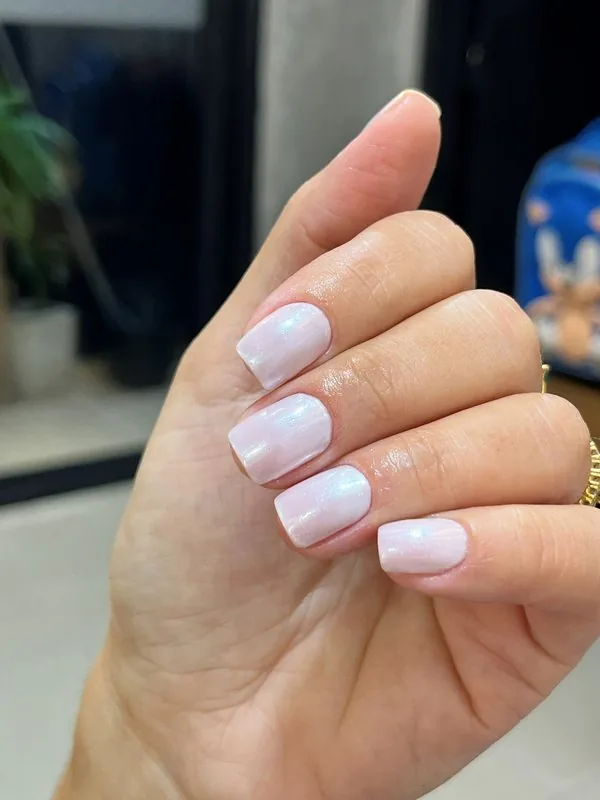 Unhas com esmaltação perolada feitas na HAAR by RUPP